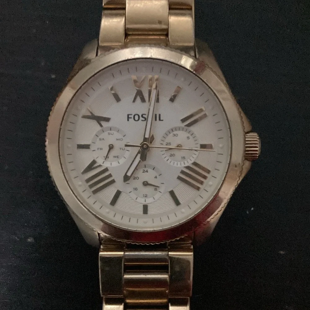 Watch - Picture 3 of 3